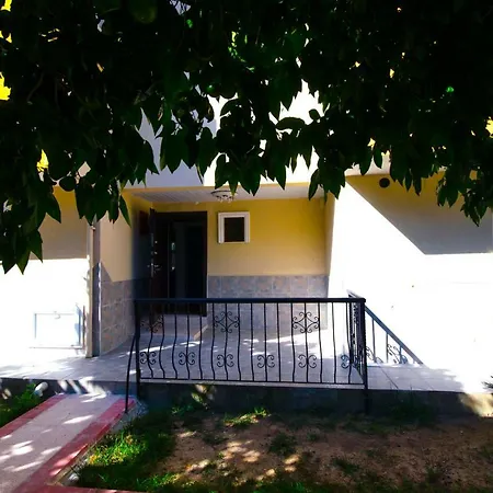 Lovely Three Bedroom House Near A White Sandy Beach * 알란야
