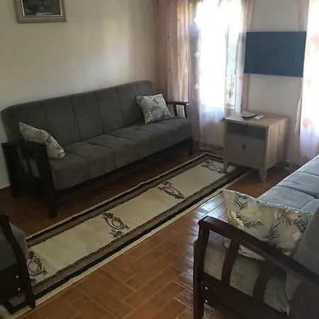 Lovely Three Bedroom House Near A White Sandy Beach Prázdninový dům