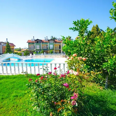 別荘 Lovely Three Bedroom House Near A White Sandy Beach アランヤ