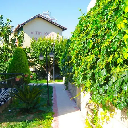 Lovely Three Bedroom House Near A White Sandy Beach 別荘
