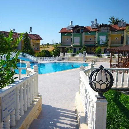 Lovely Three Bedroom House Near A White Sandy Beach